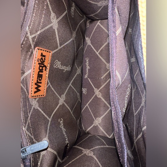 wrangler tote bag. decent size. cure patter with blues and yellow - Picture 6 of 6